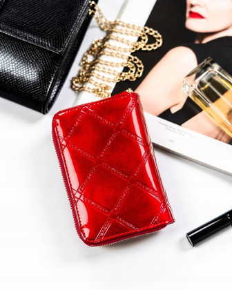 Skorzany portfel damski na suwak i zatrzask