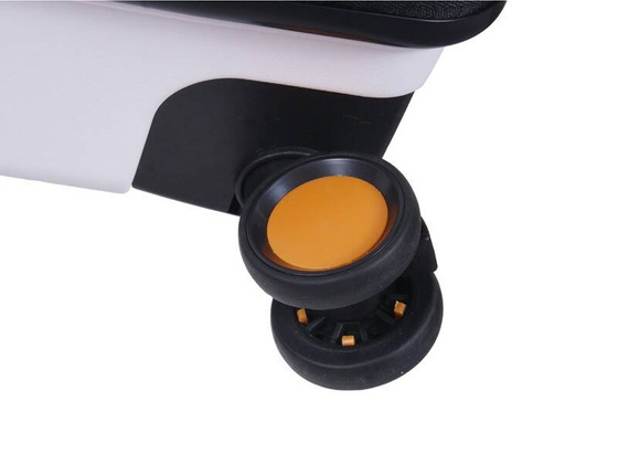 Średnia walizka DIELLE 140 Biała