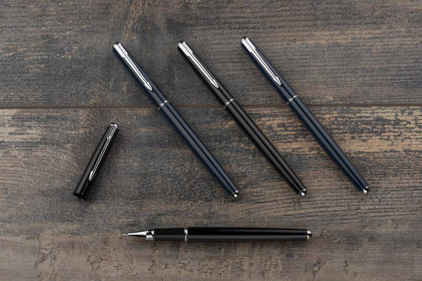 Pióro kulkowe UPOMINKARNIA GLOW Czarne