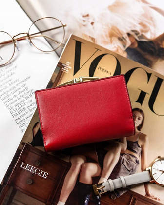 Skórzany portfel damski z wężowym wzorem