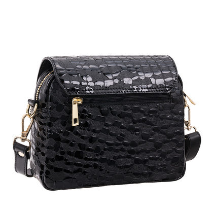 Skórzana listonoszka Canaletto o strukturze kropli – elegancja i funkcjonalność na co dzień TD655s258