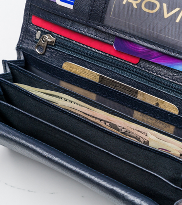 Podłużny portfel damski z bydlęcej skóry naturalnej — Cavaldi