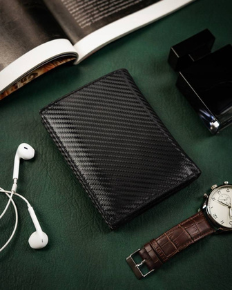 Duży, pionowy portfel męski ze skóry naturalnej