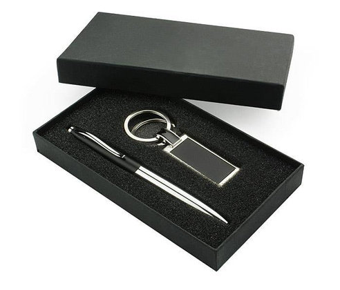 Zestaw upominkowy PHIL składający się z breloka i długopisu