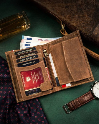 Skorzany portfel meski z motywem patriotycznym