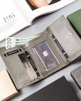 Portfel damski ze skóry naturalnej z portmonetką na bigiel, RFID