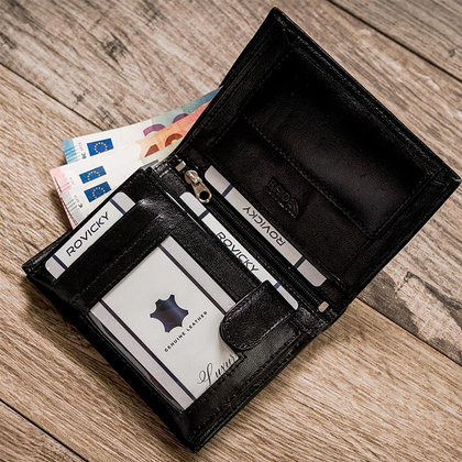 Klasyczny portfel męski na karty