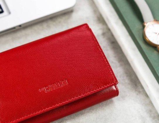 Poziomy portfel damski ze skóry naturalnej z systemem rfid