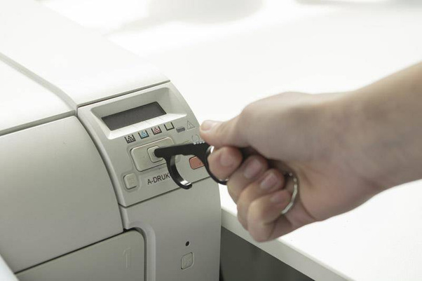 Brelok ANTI-TOUCH 17846-02 Czarny