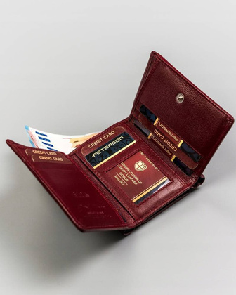 Mały, skórzany portfel damski na zatrzask