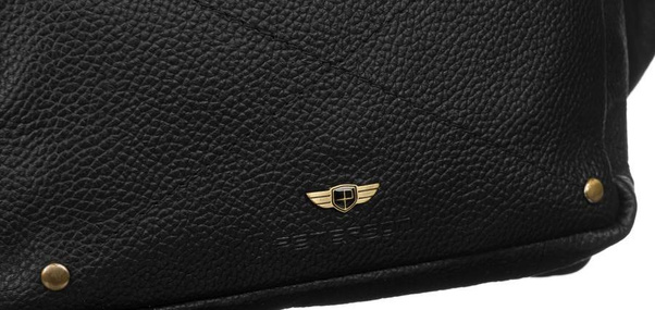 Skórzana saszetka na biodra z kieszeniami