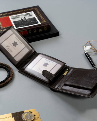 Klasyczny, skórzany portfel męski