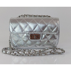 Włoska pikowana listonoszka ,łańcuszek ,skóra savage Srebrna  LCH23A