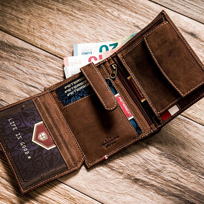 Skórzany portfel męski z akcentem patriotycznym