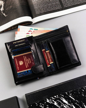 Duży, skórzany portfel męski bez zapięcia