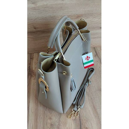 Włoski kuferek Shopperka A4 ,złote okucia + frędzelek Vera Pelle Beżowy KLV33T