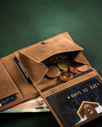 Skorzany portfel meski z kieszonka na karte