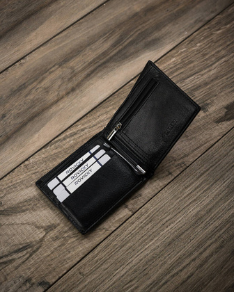 Banknotowka meska z zakladkami na karty