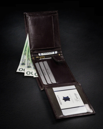 Cienki portfel meski z naturalnej skory licowej ze schowkiem na suwak