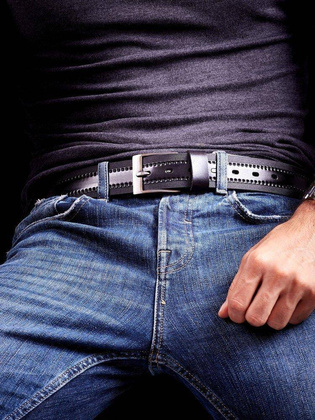 Stylowy pasek męski z delikatną fakturą i skórzanym lampasem