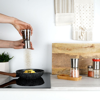 Młynek do mielenia soli i pieprzu na bambusowym stojaku zestaw 3 szt.