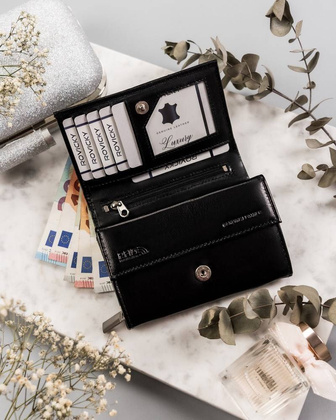 Skórzany kompaktowy portfel damski