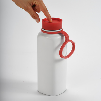 Butelka Ural z recyklingu stali nierdzewnej 820 ml