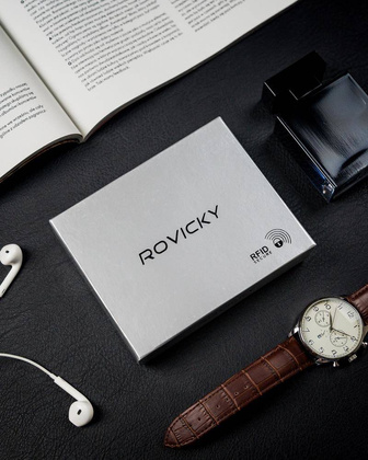 Skórzany, cienki portfel męski Rovicky Czarny