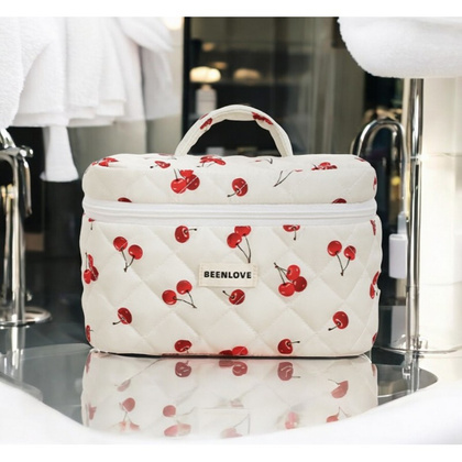 Kosmetyczka damska pikowana kuferek w wisienki 17 x 17 x 25,5cm KS123