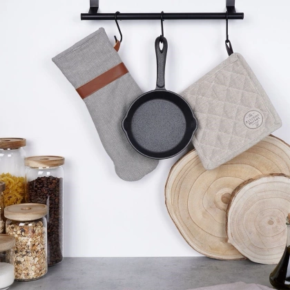 Patelnia żeliwna okrągła talerz żeliwny 16 cm