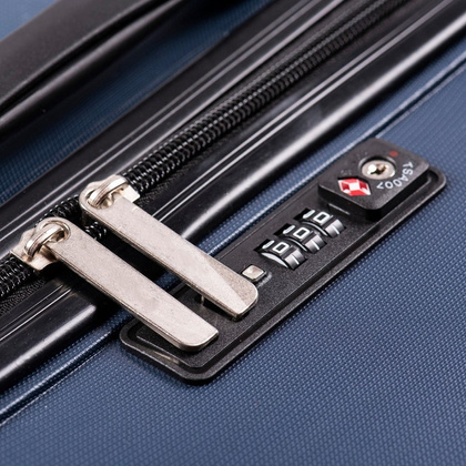 Średnia walizka WINGS PP05 M Biała