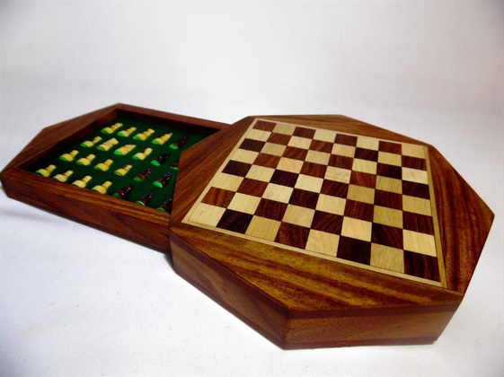 Szachy magnetyczne w ośmiokątnym pudełku drewnianym G236