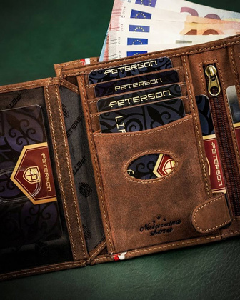 Skorzany portfel meski z motywem patriotycznym