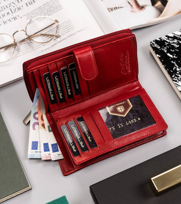 Pionowy portfel damski ze skóry naturalnej