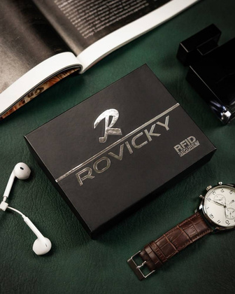 Pionowy, skórzany portfel męski z ozdobnym przeszyciem