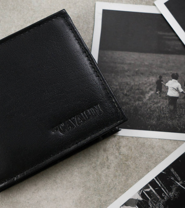 Skorzany portfel meski z kieszonka na rewersie