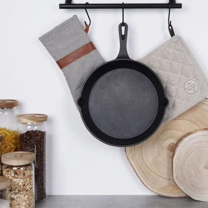 Patelnia żeliwna okrągła talerz żeliwny 25 cm indukcja