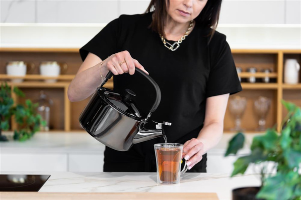 Czajnik 1,5l z gwizdkiem Diamante grafitowy polerowany 28180