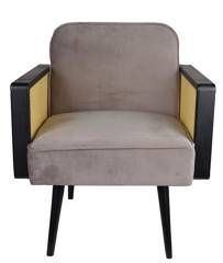 Fotel welurowy beżowy z ażurowymi podłokietnikami