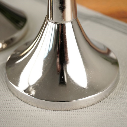 Świecznik na długą świeczkę aluminiowy srebrny 20 cm