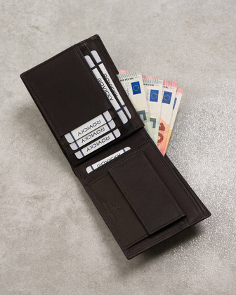 Skorzany portfel zdobiony monogramem Forever Young