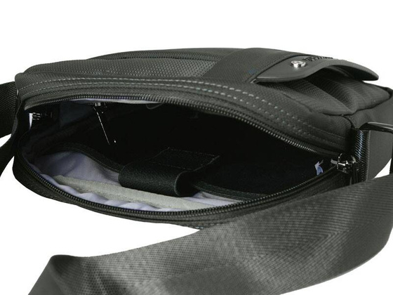 Torba na ramię na tablet AERONAUTICA MILITARE Airspace Czarna