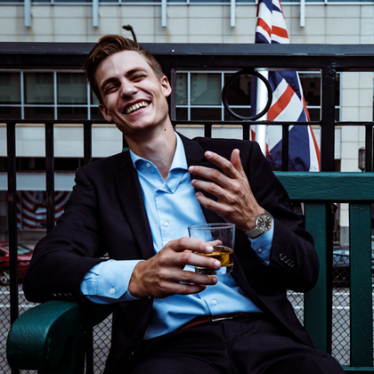 LAVVU Tytanowy zegarek rozciągany o wodoszczelności 100M LUNDEN Black