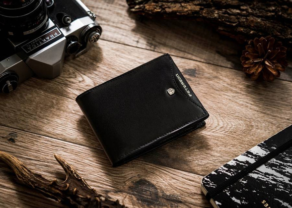 Klasyczny portfel meski ze skory naturalnej