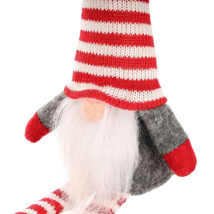 SKRZAT GNOM DEKORACYJNY SIEDZĄCY 30+10 CM Z CZAPKĄ I NÓŻKAMI W PASKI