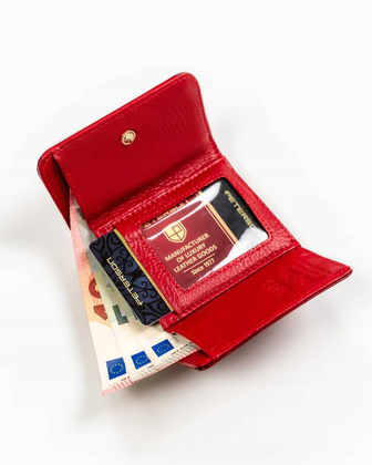 Niewielki skorzany portfel damski na bigiel i zatrzask