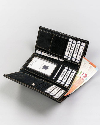 Klasyczny portfel damski ze skóry naturalnej na bigiel i zatrzask