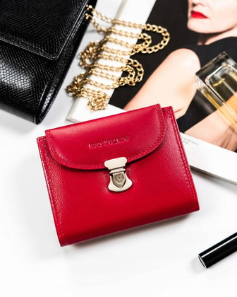 Maly skorzany portfel damski na zatrzask