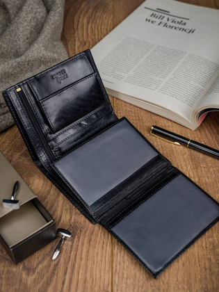 Klasyczny pojemny portfel meski ze skory naturalnej