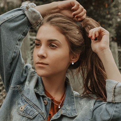 MINET Kolczyki srebrne SERCE z białymi cyrkoniami